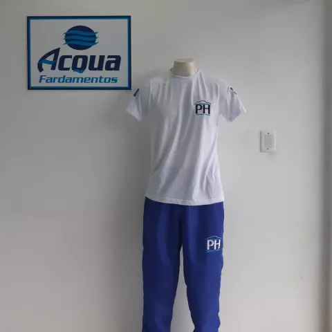Fardamento confeccionado pela Acqua Fardamentos — foto 3 do Instagram @acquafardas